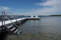 南岸湖屋 Gun Lake-近新房屋 Gun Lake金海岸 度假屋 - 4星級