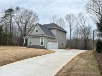 New! Charming New Modern 4/2.5 Home in Clemson SC - Just 5 minutes to Clemson U - 4-Star