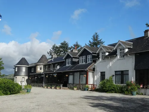 Laggan Hotel - parking
