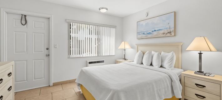 เซิร์ฟ ไซด์ รีสอร์ท โรงแรมในปอมปาโนบีช