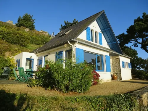 Exceptional site, feet in the water, on a wild island - all seasons - 3-Star