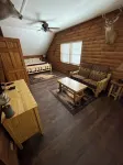 3 Bedroom, 2 Bath Secluded Old Forge Log Cabin - Homestays