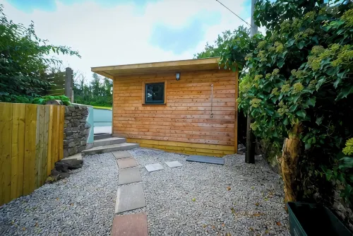 Beautifully Appointed Chalet Ideally located 5 min walk from beach & town centre - 3-Star