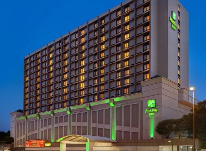 Holiday Inn National Airport/Crystal City, an IHG Hotel