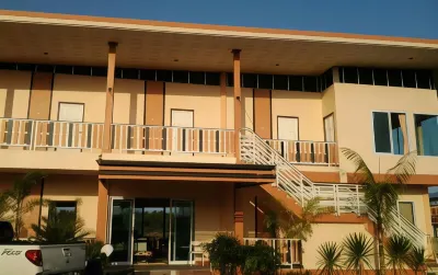 Siriburi Resort 암프 카놈 호텔