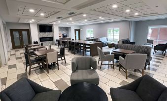 Holiday Inn Express & Suites Ankeny-Des Moines