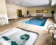 Quality Inn & Suites Lenexa Kansas City - Bathtub