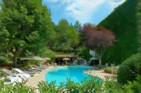 Villa Borghese, the Originals Relais Hotels in Greoux-les-Bains