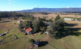 Clandulla Cottages & Farmstay