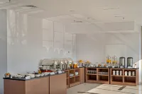 Whiz Prime Hotel Megamas Manado - Frühstück