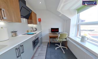 CovStays – Victoria House - Deluxe Studios in Coventry City Centre