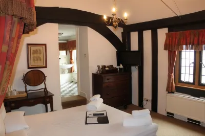 Brook Red Lion Hotel Các khách sạn gần Colchester Institute