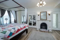 The Elizabeth Manor Guesthouse Hotels in Сент-Джон
