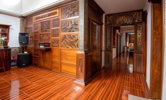 Las Marias Family Home - Housity