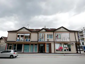 Cherry Apartmani