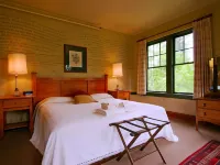 McMenamins Edgefield Hotels in Multnomah County