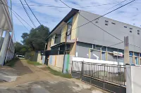 Spot on 93442 Widya Homestay SyariahNearBandara Sultan Syarif Kasim II Các khách sạn ở Simpang Empat