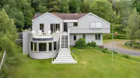 MAD Meadows 5 Bedroom Chalet by RedAwning Hotels in Warren