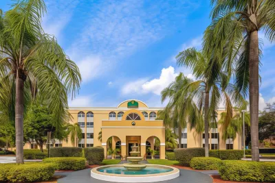 La Quinta Inn & Suites by Wyndham Miami Lakes Hôtels à : Miami Gardens
