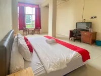 RedDoor Near Universitas Merdeka Malang 2 Hotels in Pisang Candi