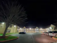Travel Inn Motel - Parkplatz