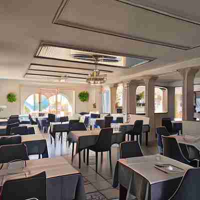 Hôtel Restaurant Le Commerce Dining/Meeting Rooms