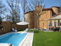Château des Aiguilles Hotels in Parentignat