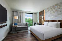 Hyatt Regency Conroe Hotels near The Farmhouse