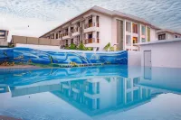 Palm Regal Resort - Pool