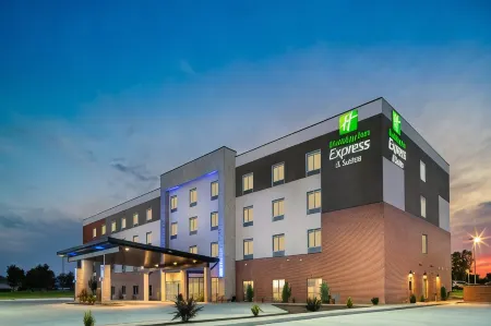 Holiday Inn Express & Suites ST Peters Отели в г. Уэлдон Спринг Тауншип