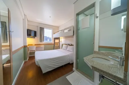 Ibis Budget Manaus Отели в г. Манаус