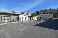 Garden Motel - motel