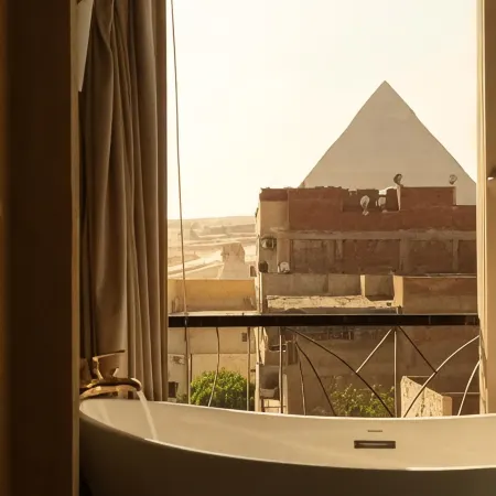 Jimmy Pyramids Hotel