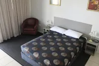 Blackwater Motor Inn - Parking