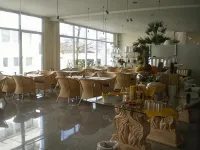 Lindemann Hotel - Breakfast