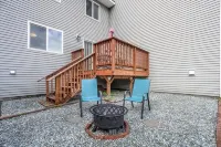 Mountain View Haven - Luxe Townhouse w/ King Suite & Walk-In Closet
