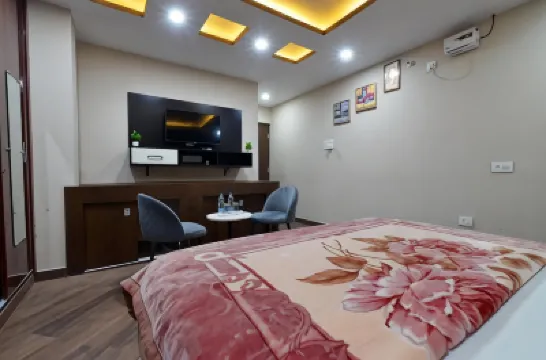 Hotel Lilac Doors Hotels in 