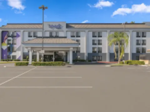 スパーク バイ ヒルトン ベーカーズフィールド セントラル ベーカーズフィールドのホテル