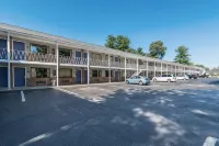 Motel 6 Albany, NY - Airport - 2-Star