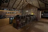 Larisa Resort Ashwem - Baarit