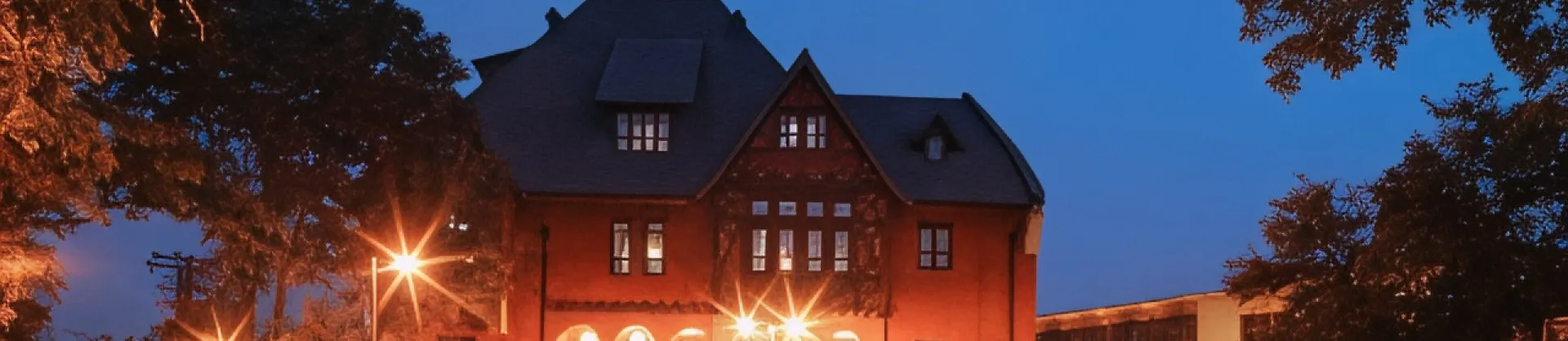 Popular Cultural Hotels Near Casablanca