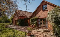 Ferienhof Trapp Hotel dekat First German Tile Museum