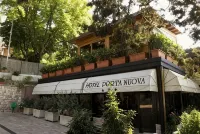 波爾塔努歐瓦飯店 智能神廟附近的飯店