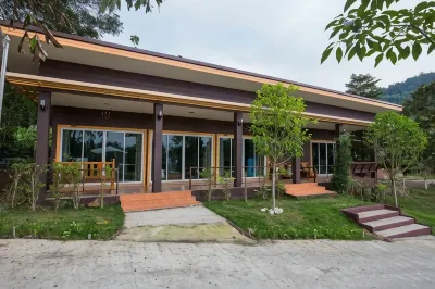 Tanihill Resort Hotels near Alpaca Hill