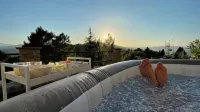 Maison LGBT des Monts Bleus Hotels in Saint-Julien-dArpaon