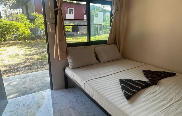 Chomjan Hostel