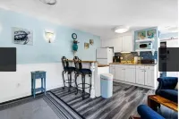 Charming Coastal Cottage Sleeps 4! Swimming, Fishing, Turtle Tours, Golf, Biking