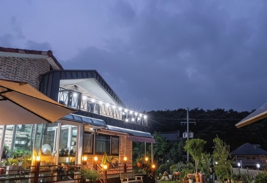 군산 성산애 펜션의 편안한 거실 이미지