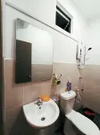 Perodua Entire Terrace Homestay 4R: Kitchen+WFH - ห้องครัว