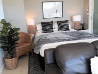 Shutters by the Sea-Ocean View Retreat-Waterfront-Private for 2 Hotels in Kiama
